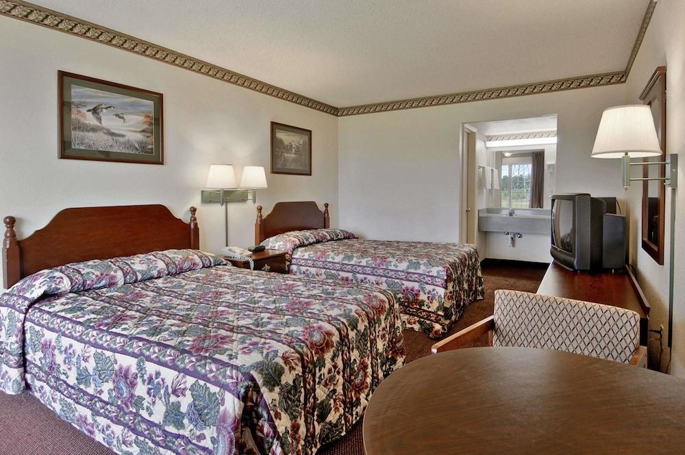 Rodeway Inn Concord Esterno foto