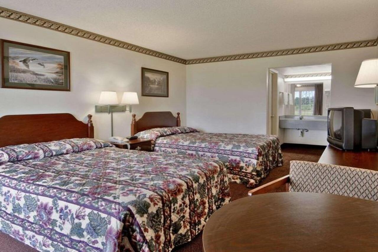 Rodeway Inn Concord Esterno foto