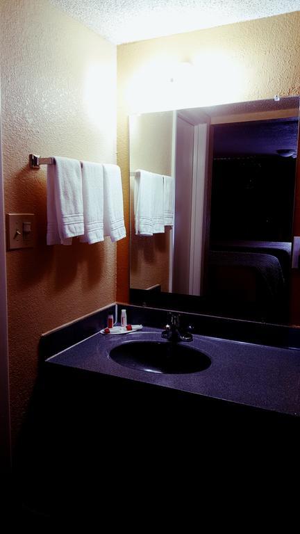 Rodeway Inn Concord Esterno foto